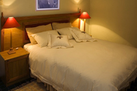 Shingwedzi bedroom with Queen-sized bed